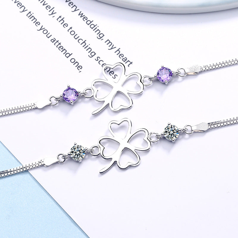 Damen Armband mit vierblättrigem Kleeblatt und funkelnden Steinchen Shop Nory