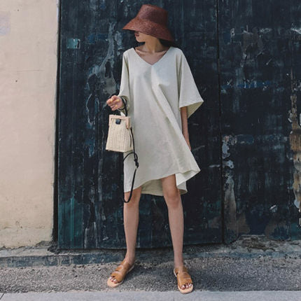 Damen Leichtes Oversize-Kaftan-Kleid mit V-Ausschnitt und asymmetrischem Saum Shop Nory