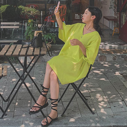 Damen Leichtes Oversize-Kaftan-Kleid mit V-Ausschnitt und asymmetrischem Saum Shop Nory