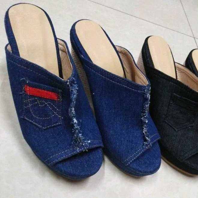 Damen Wedge-Pantoletten aus Denim mit modischem Fransen-Design