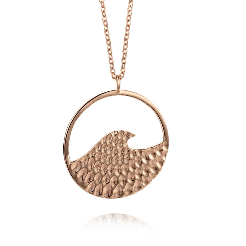 Damen Halskette mit wellenförmigem Anhänger und kunstvollem Design Shop Nory