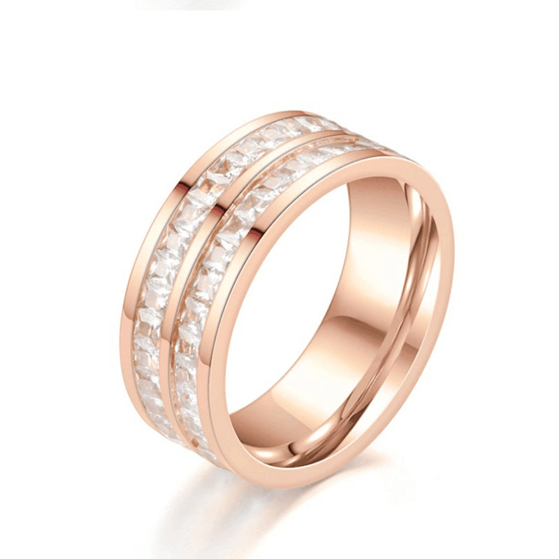 Damen Ring mit funkelndem Zirkonia-Besatz und eleganter Oberflächenstruktur Shop Nory