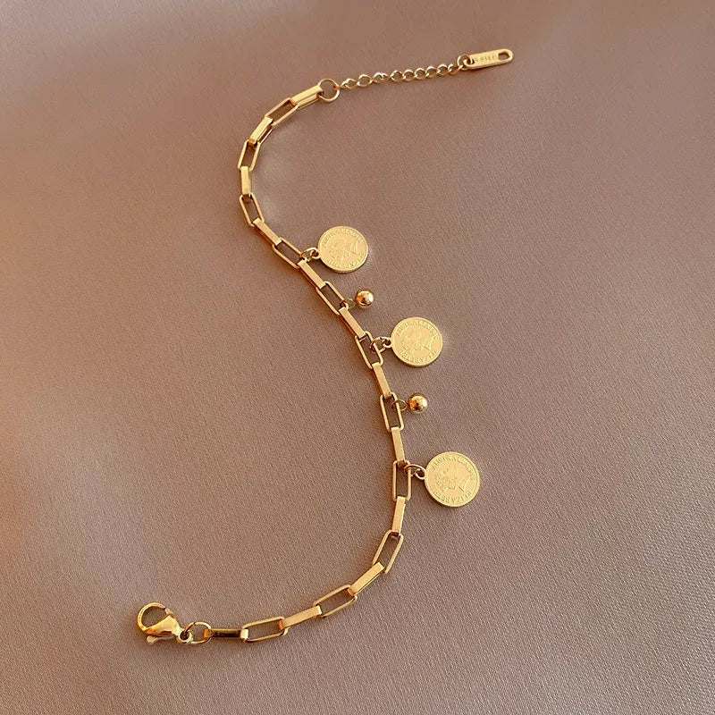 14K Echtgold plattierte runde Porträtarmbänder | Shop Nory