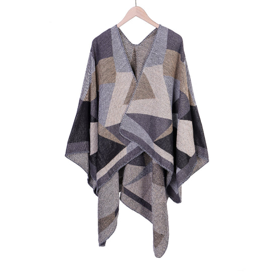 Damen Grobgestrickte Oversize-Ruana mit grafischem Blockmuster und asymmetrischem Zipfelrand Shop Nory