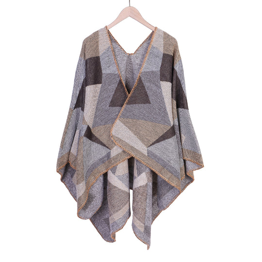 Damen Grobgestrickte Oversize-Ruana mit grafischem Blockmuster und asymmetrischem Zipfelrand Shop Nory