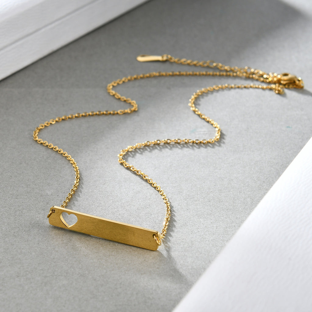 Damen Halskette mit personalisierbarem Anhänger und Herz-Detail Shop Nory