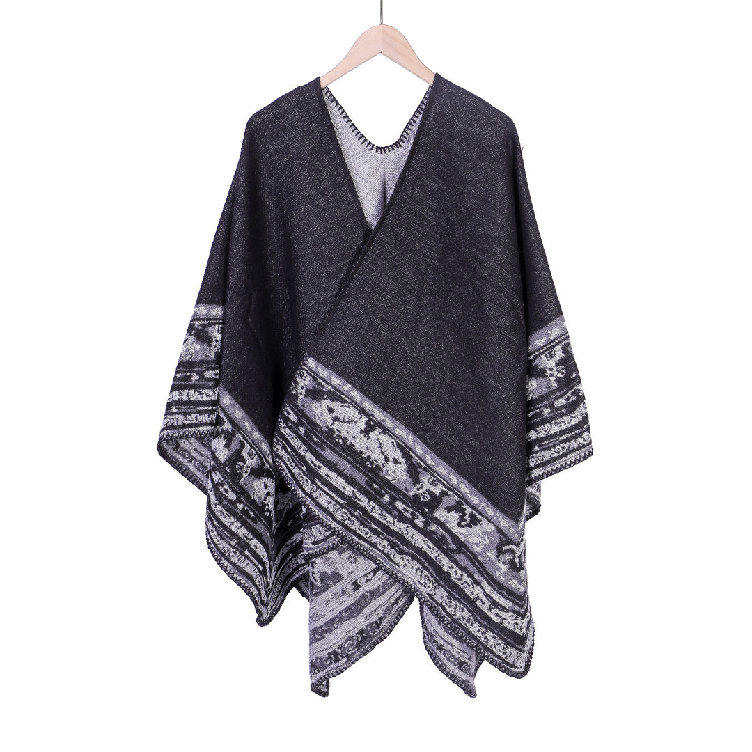Damen Weichfallende Oversize-Ruana im Umhangstil mit ornamentaler Bordüre Shop Nory