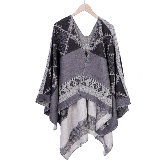 Damen Oversize-Ruana-Poncho aus Jacquardgewebe mit asymmetrischem Zipfelrand und ornamentaler Bordüre Shop Nory