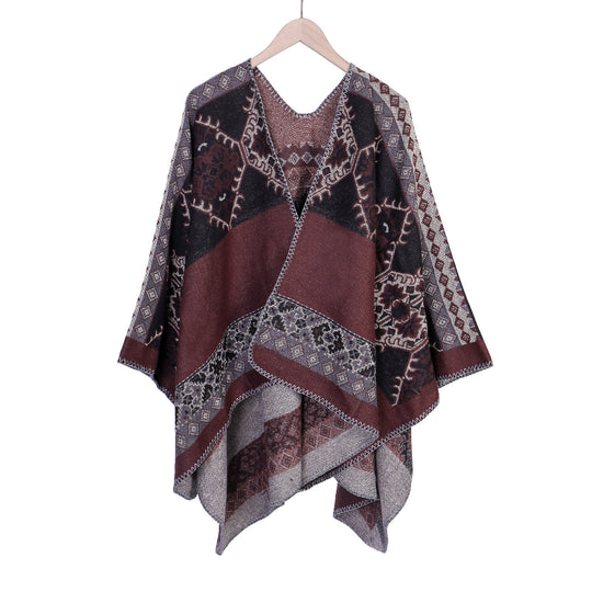 Damen Oversize-Ruana-Poncho aus Jacquardgewebe mit asymmetrischem Zipfelrand und ornamentaler Bordüre Shop Nory