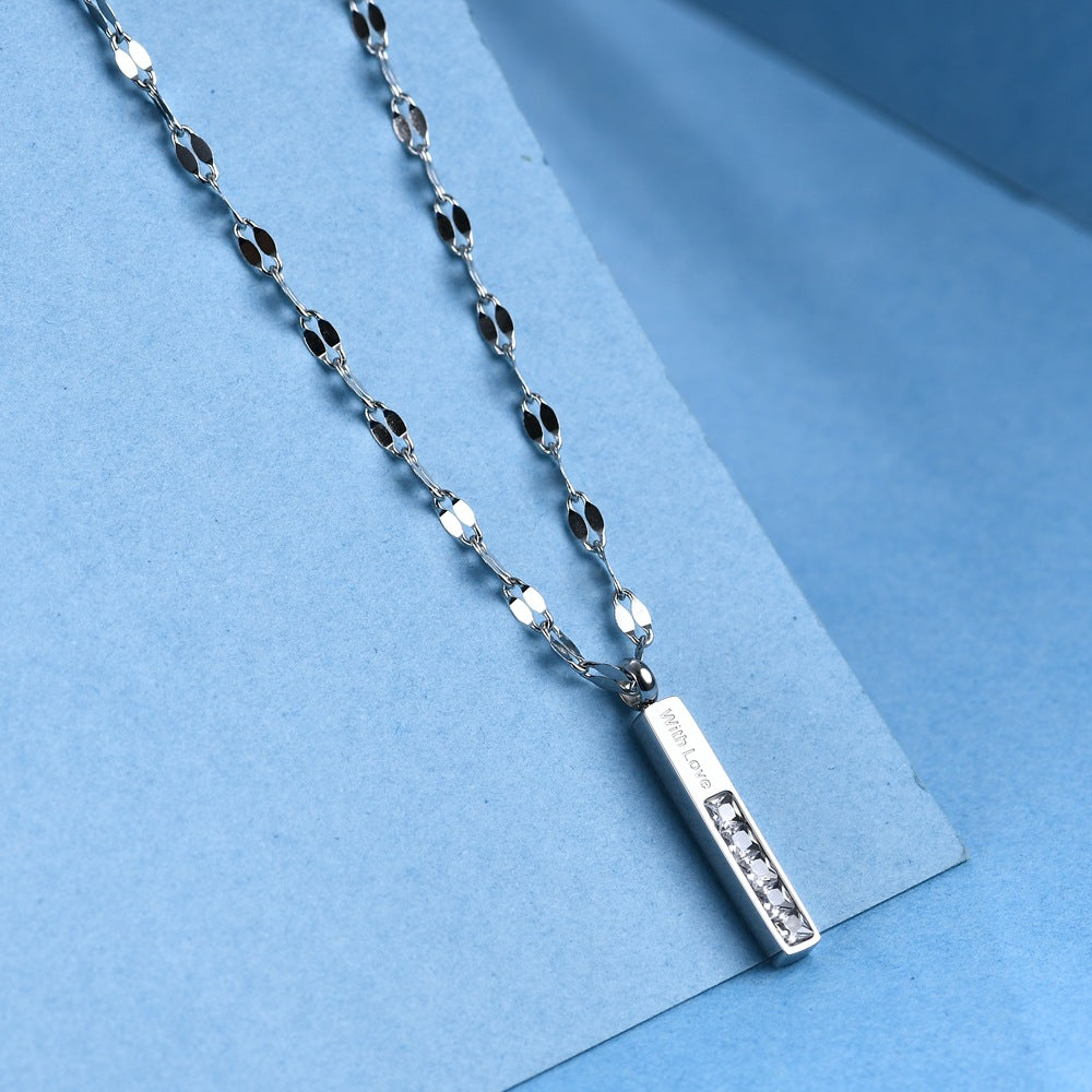 Damen Halskette mit filigranem Anhänger und funkelndem Kristallbesatz Shop Nory