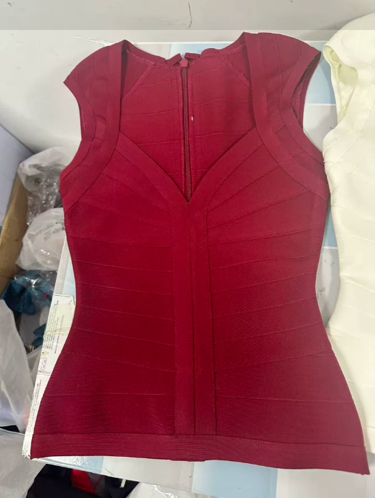 Damen figurformendes Top mit modernem V-Ausschnitt und hochwertigem Material