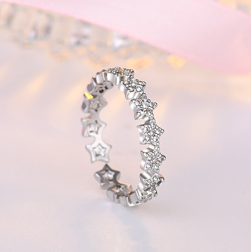 Damen zierlicher Ring mit funkelndem Sternen-Design und hochwertigem Zirkonia-Besatz Shop Nory