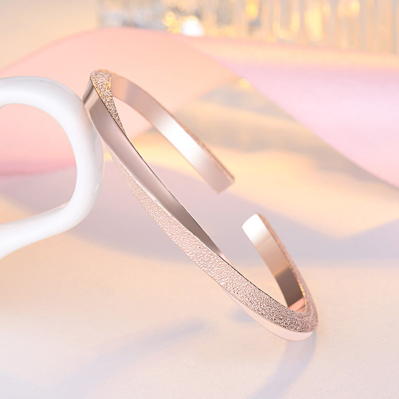 Damen Offenes Armreif mit modernem, strukturiertem Design Shop Nory