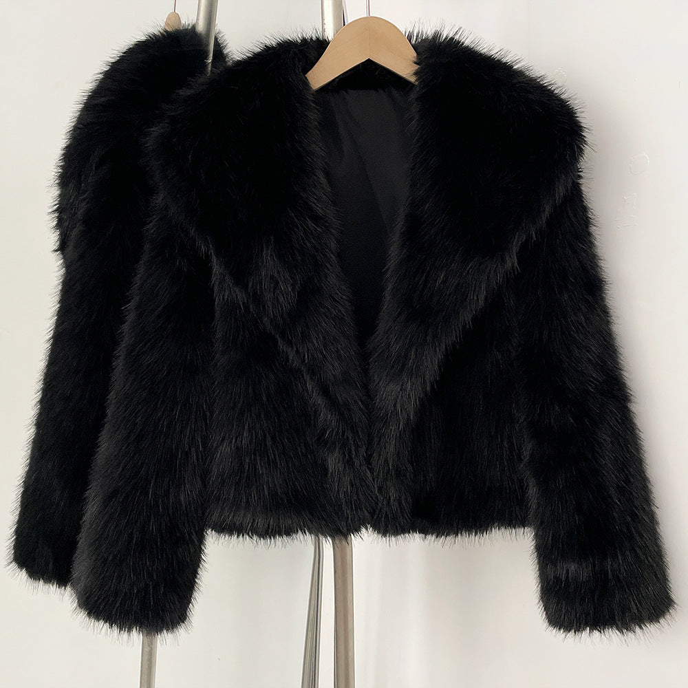 Elegante Kunstpelzjacke mit großem Revers