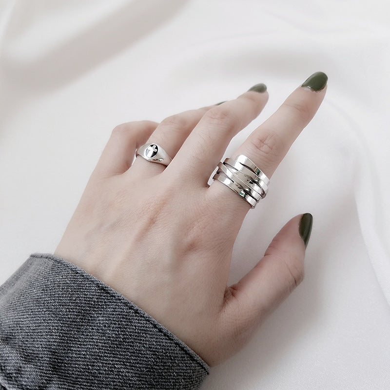Damenring mit geschwungenem, modernem Design Shop Nory