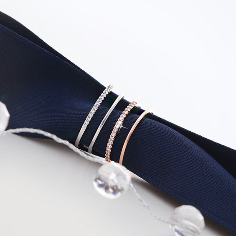 Damenring mit offenen Details und funkelnden Zirkonia Shop Nory