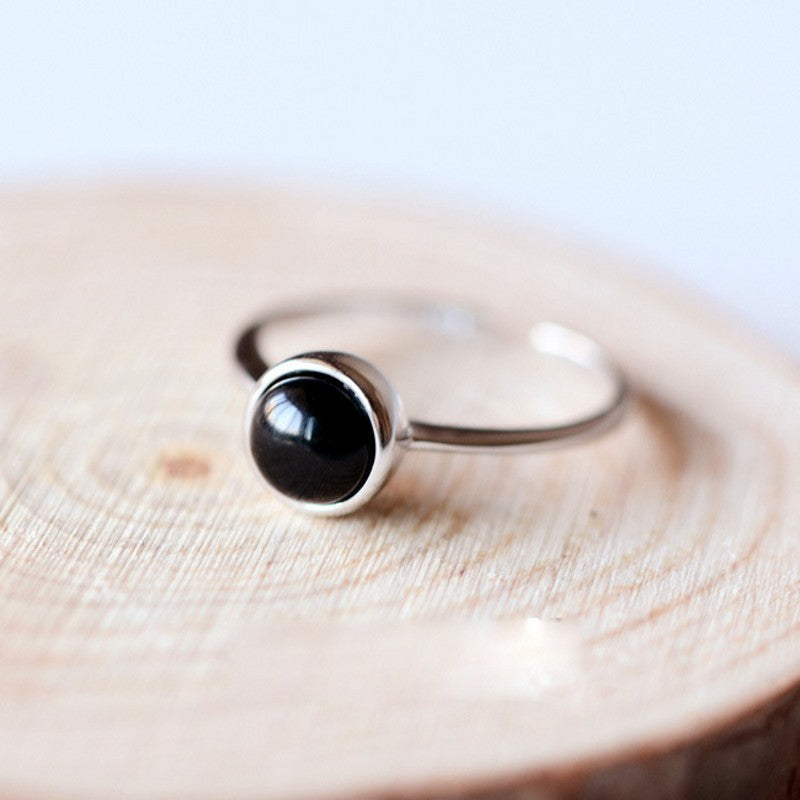 Damenring mit Onyxstein und modernem Design Shop Nory