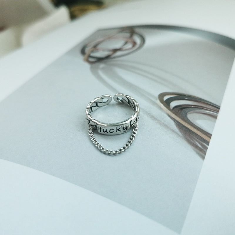 Damenring mit charmantem Schriftzug und modischem Kettendesign Shop Nory