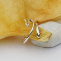 Damenring mit geschwungenem Design und edlen Akzenten Shop Nory
