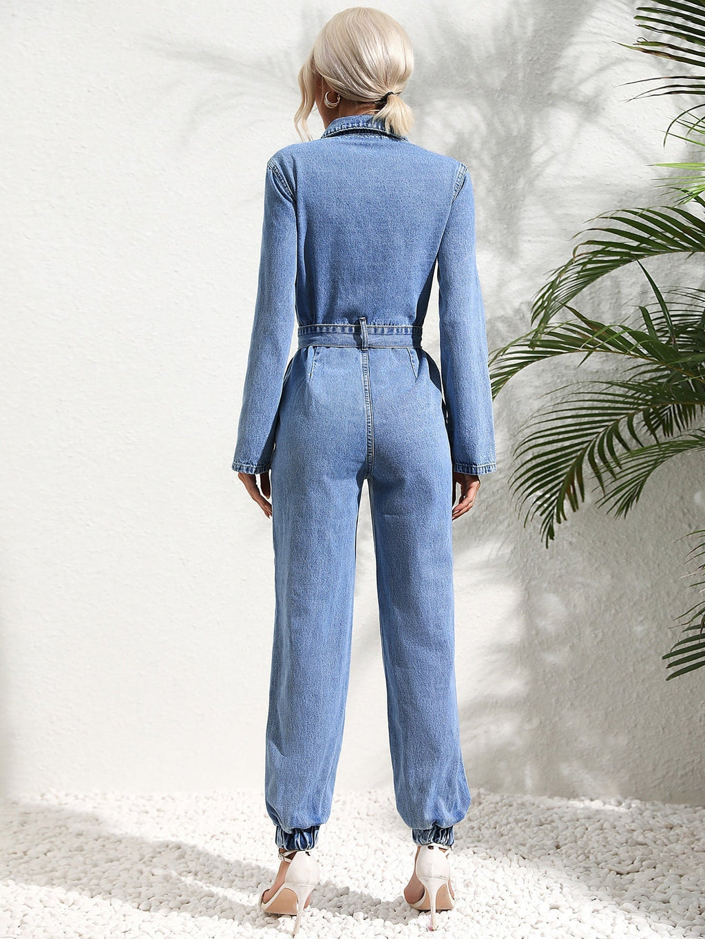 Denim Overall Knopfront Klappentaschen Passender Gürtel Gekrempelte Ärmel