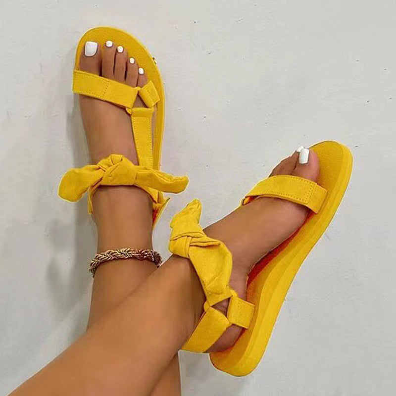 Leger mit Bogen Offene Schuhe