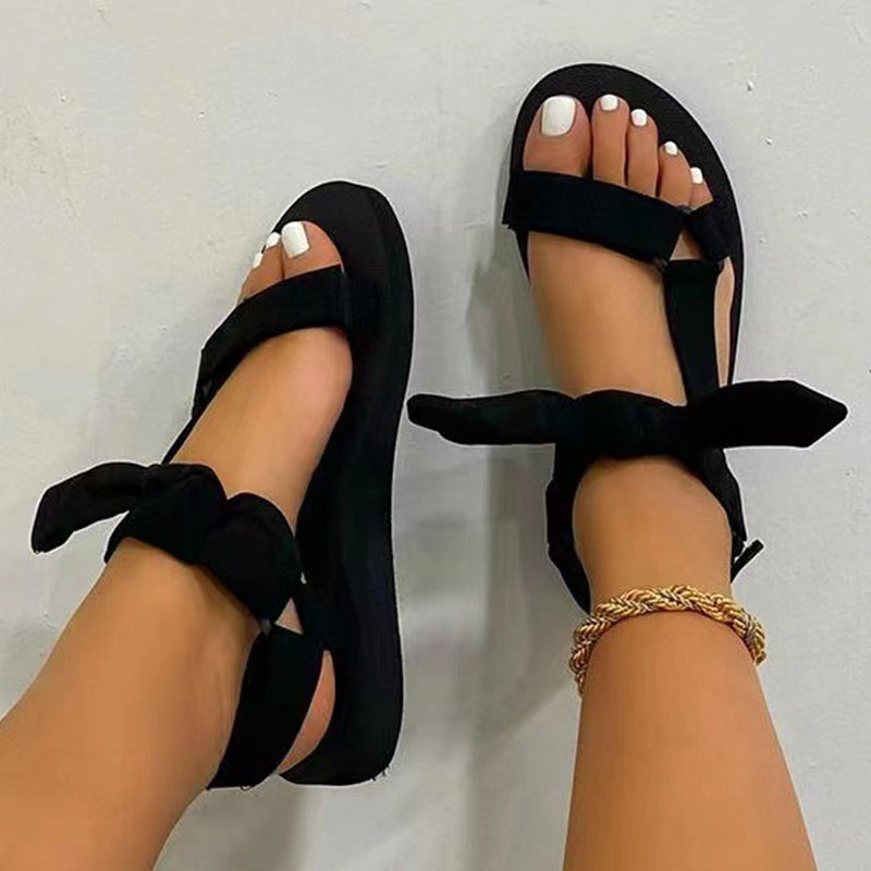 Leger mit Bogen Offene Schuhe