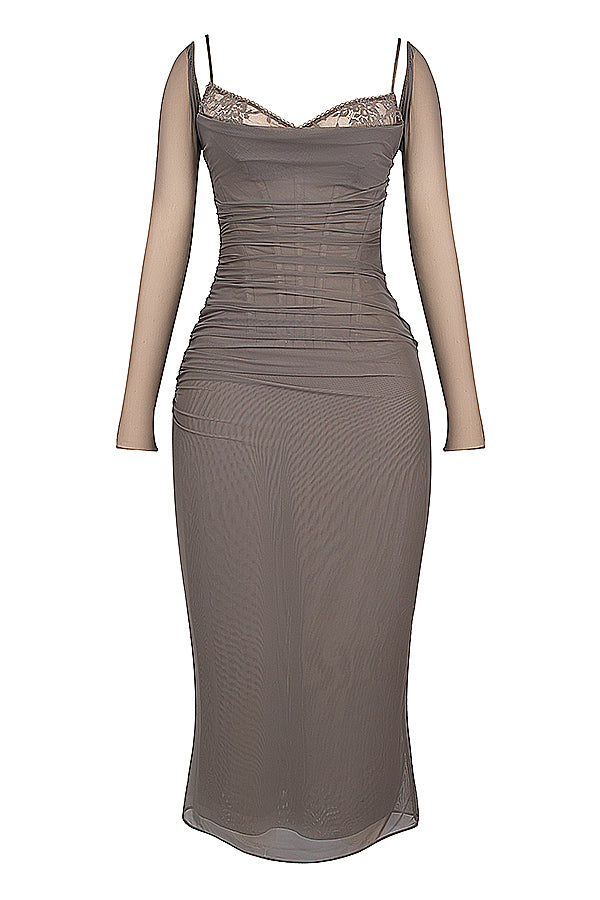Elegantes Maxikleid mit tiefem Ausschnitt und langen Ärmeln
