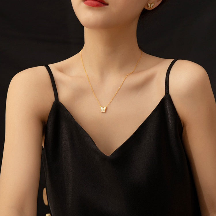 Damen zarte Halskette mit filigranem Schmetterlingsanhänger Shop Nory