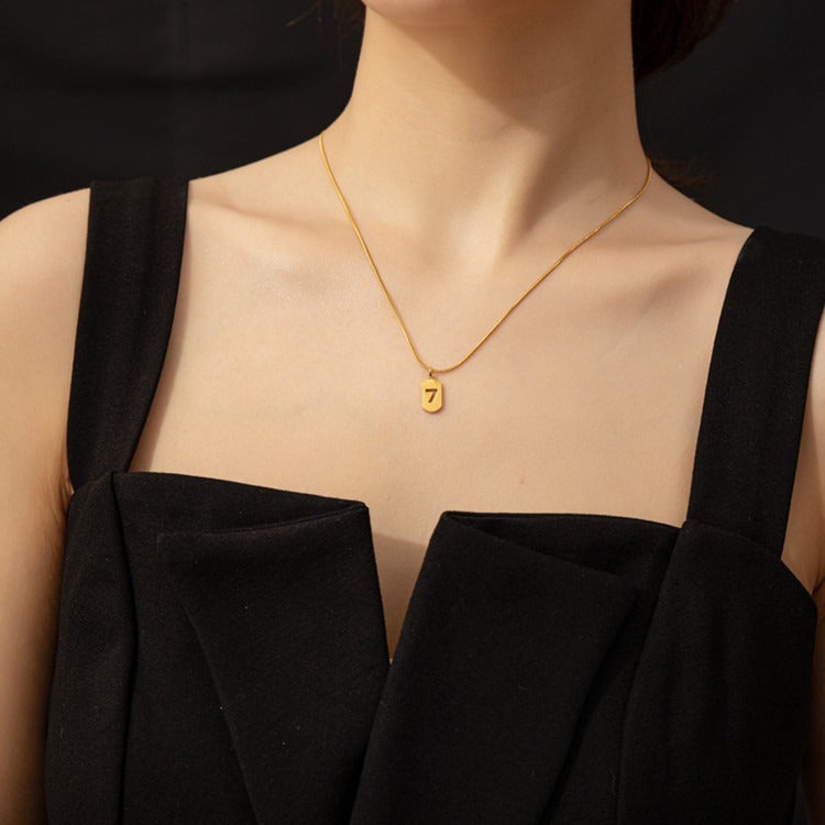 Damen Kette mit personalisiertem Anhänger Shop Nory