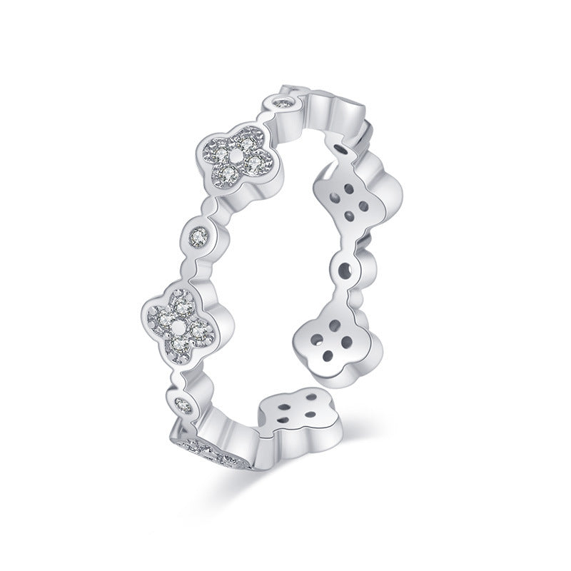 Damenring aus hochwertigem Edelstahl mit floralem Design und funkelnden Kristallen Shop Nory