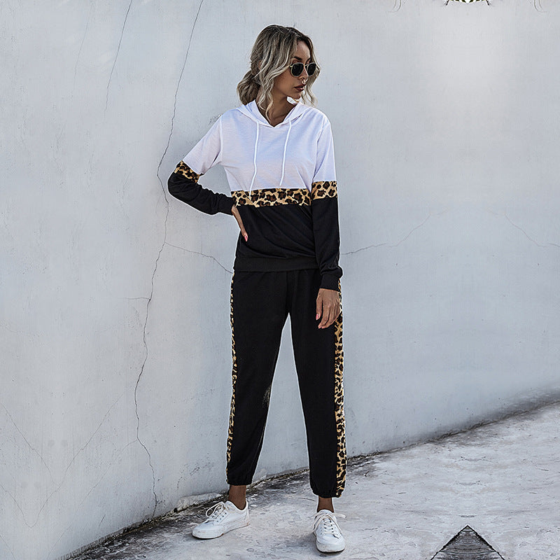Damen Zweiteiliges Jogging-Set mit Kapuzenpullover und Leoprint-Seiteneinsätzen Shop Nory
