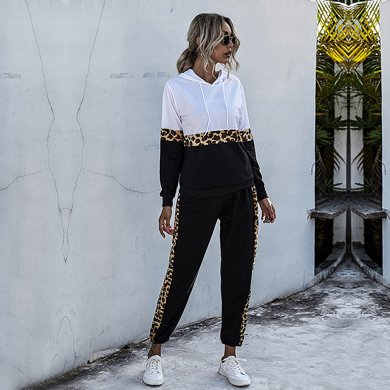 Damen Zweiteiliges Jogging-Set mit Kapuzenpullover und Leoprint-Seiteneinsätzen Shop Nory