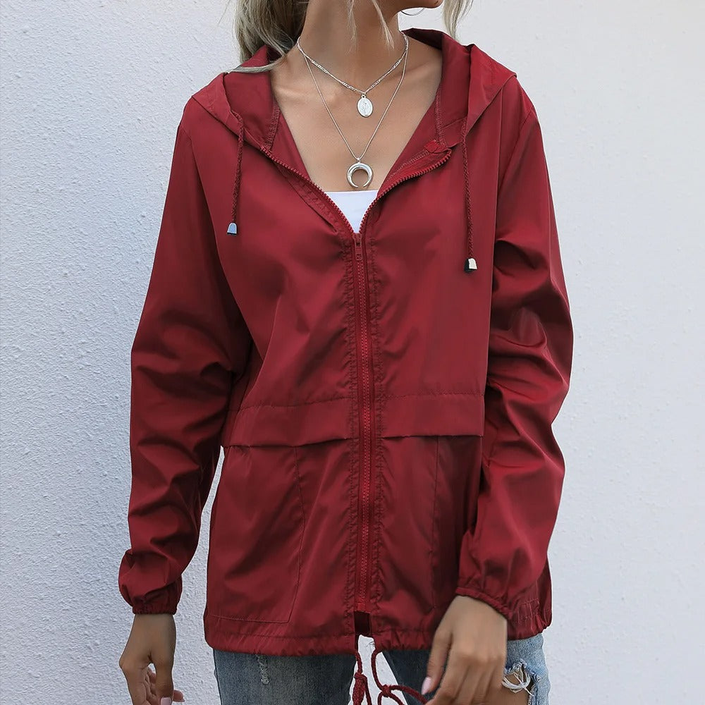 Leichte Windjacke mit Kapuze