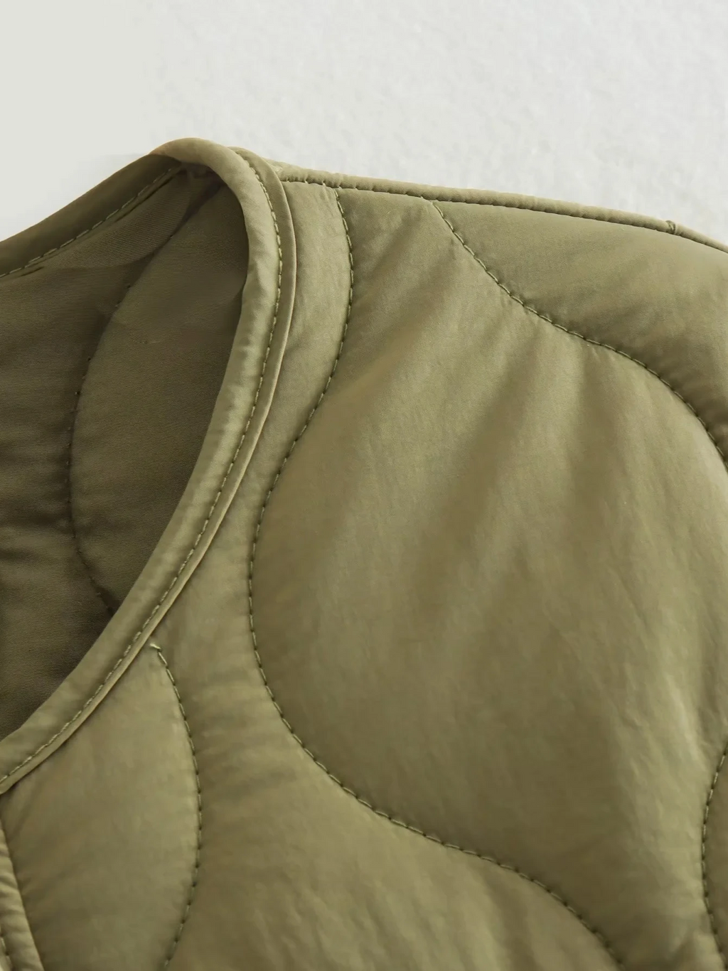 Gepolsterte Jacke Damen, Leichtes Übergröße Modell mit Taschen, Knopfverschluss