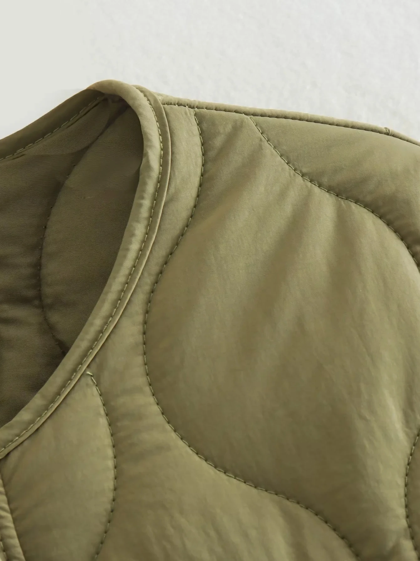 Gepolsterte Jacke Damen, Leichtes Übergröße Modell mit Taschen, Knopfverschluss