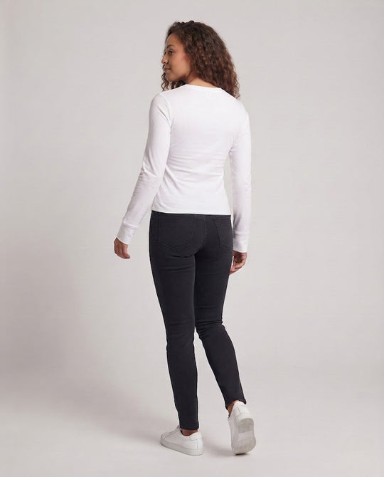 Damen Enganliegendes Cropped-Langarmshirt mit Statement-Print Shop Nory