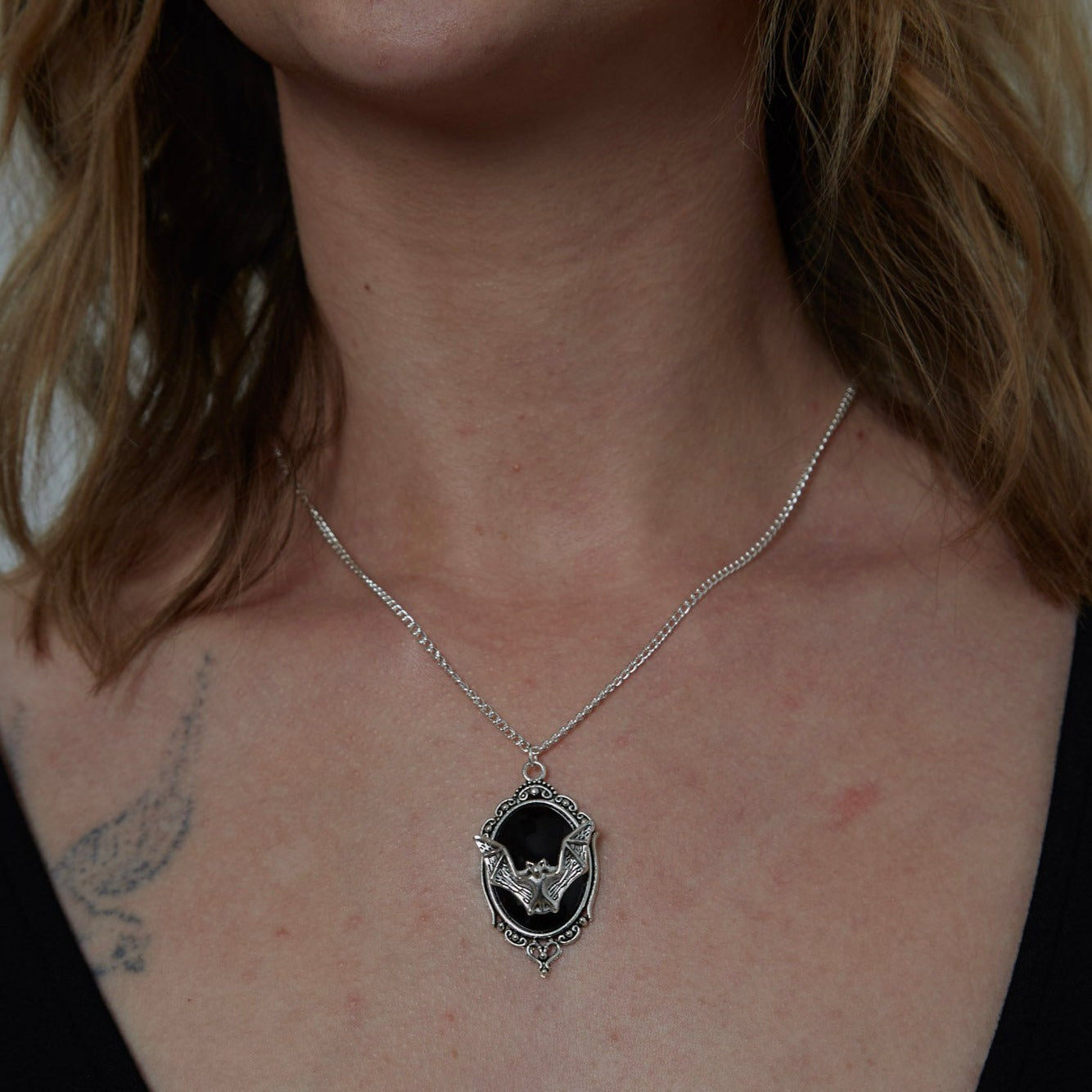Silber Gothic Schwarz Vampir Fledermaus Rahmen Charme Halskette | Shop Nory