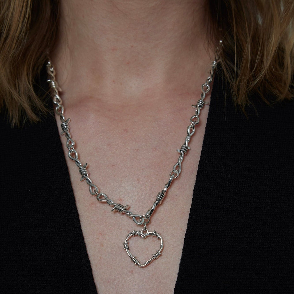 Silberne Gothic Stacheldraht Herz Halskette | Shop Nory