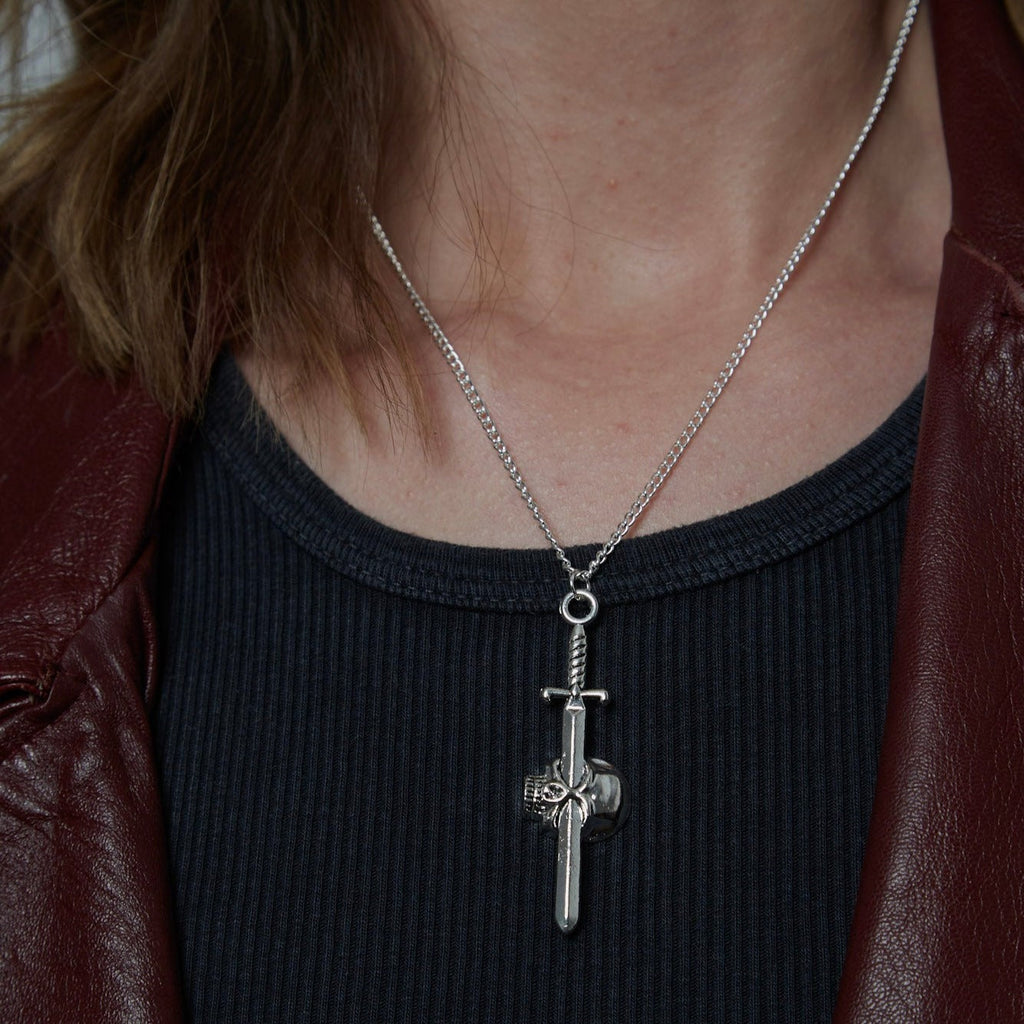 Silber Schwert und Schädel Charm Halskette | Shop Nory