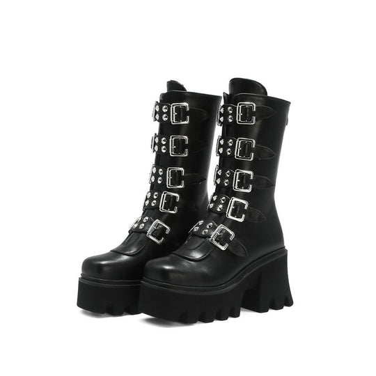 Damen Schaftstiefel mit Plateau, Mehrfachschnallen, Spikes und robuster Lugsohle Shop Nory