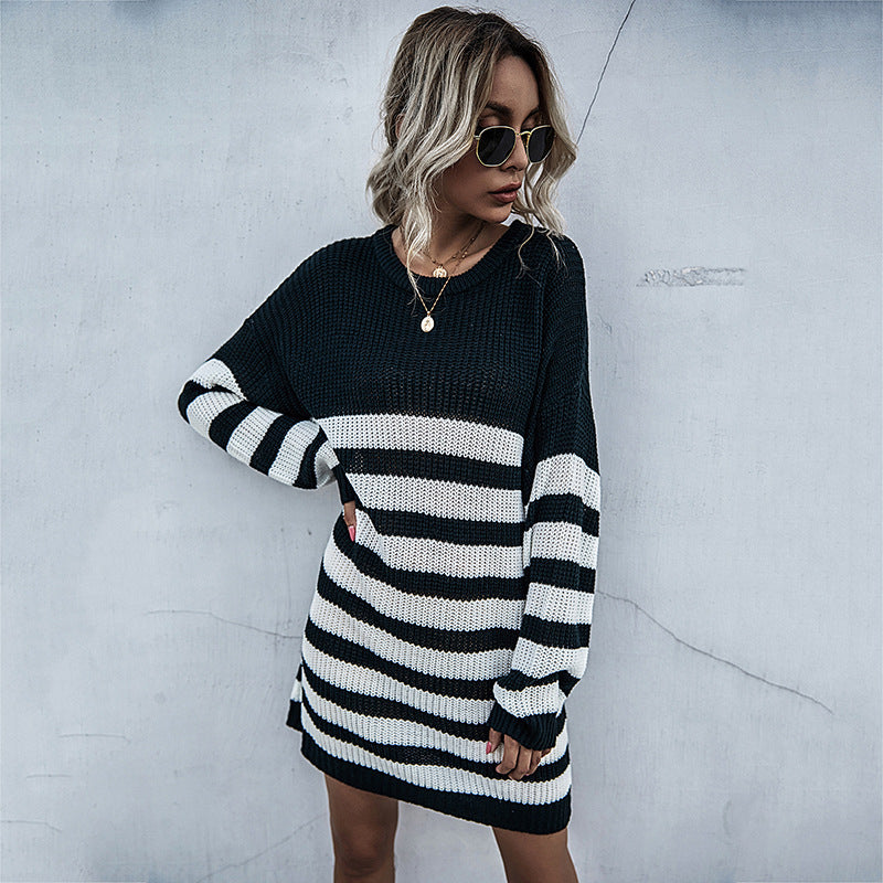 Damen Gestreiftes Strickmidikleid mit Oversize-Passform, Raglanärmeln und gerippten Abschlüssen Shop Nory