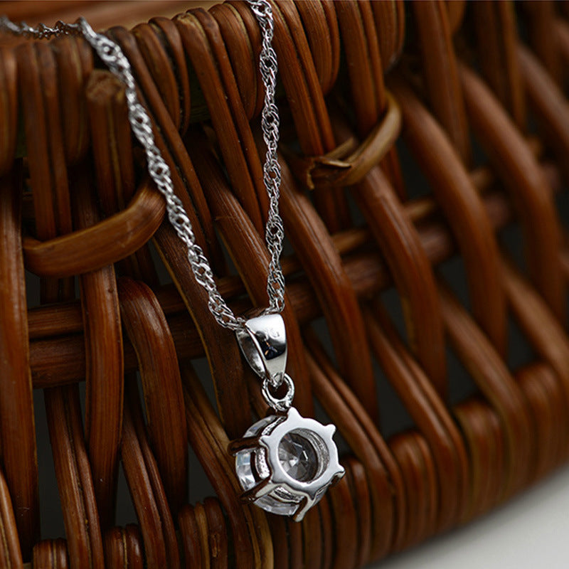 Damen Halskette mit funkelndem Zirkonia-Anhänger und hochwertigem Silberdesign Shop Nory
