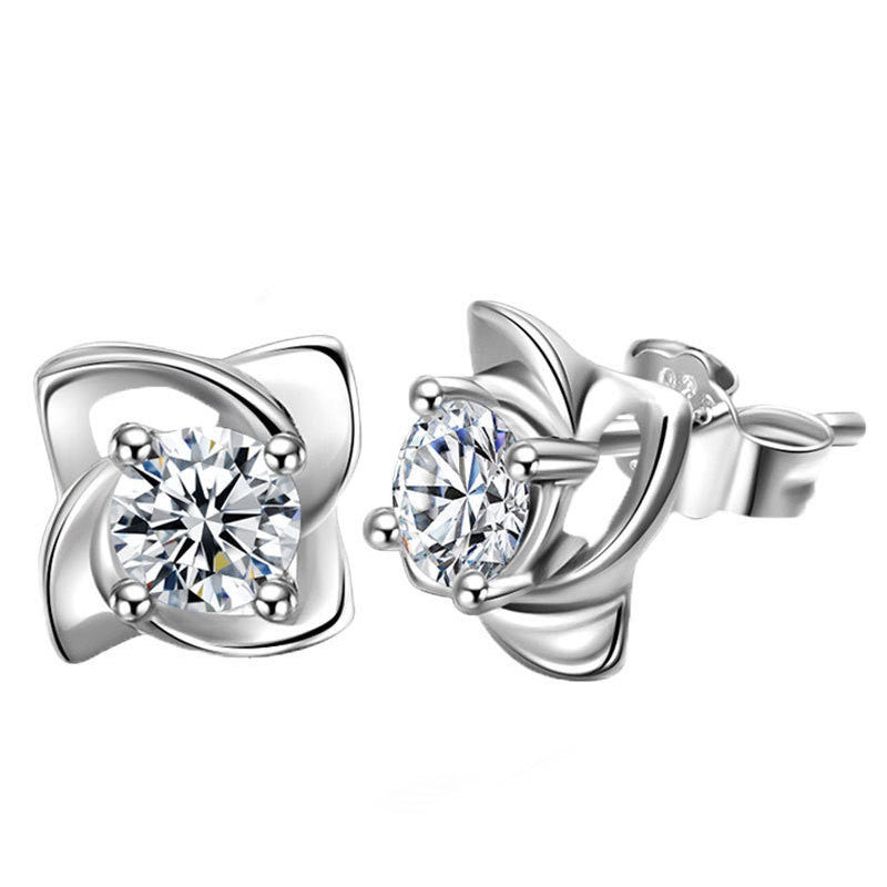 Damen Ohrringe mit elegantem floralem Design und funkelndem Kristallbesatz Shop Nory