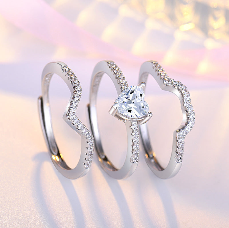 Damenring mit funkelndem Herzdesign und eleganter Zirkonia-Verzierung Shop Nory