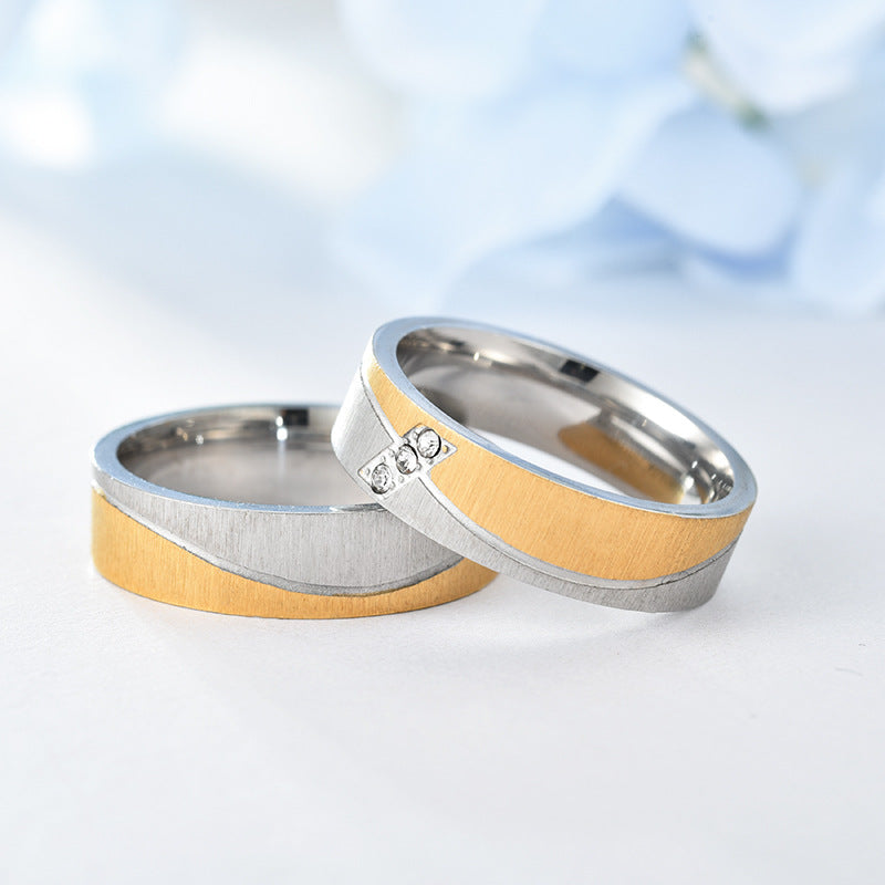 Herren Ring mit hochwertiger, eleganter Edelstahloberfläche und edlem Goldakzent Shop Nory