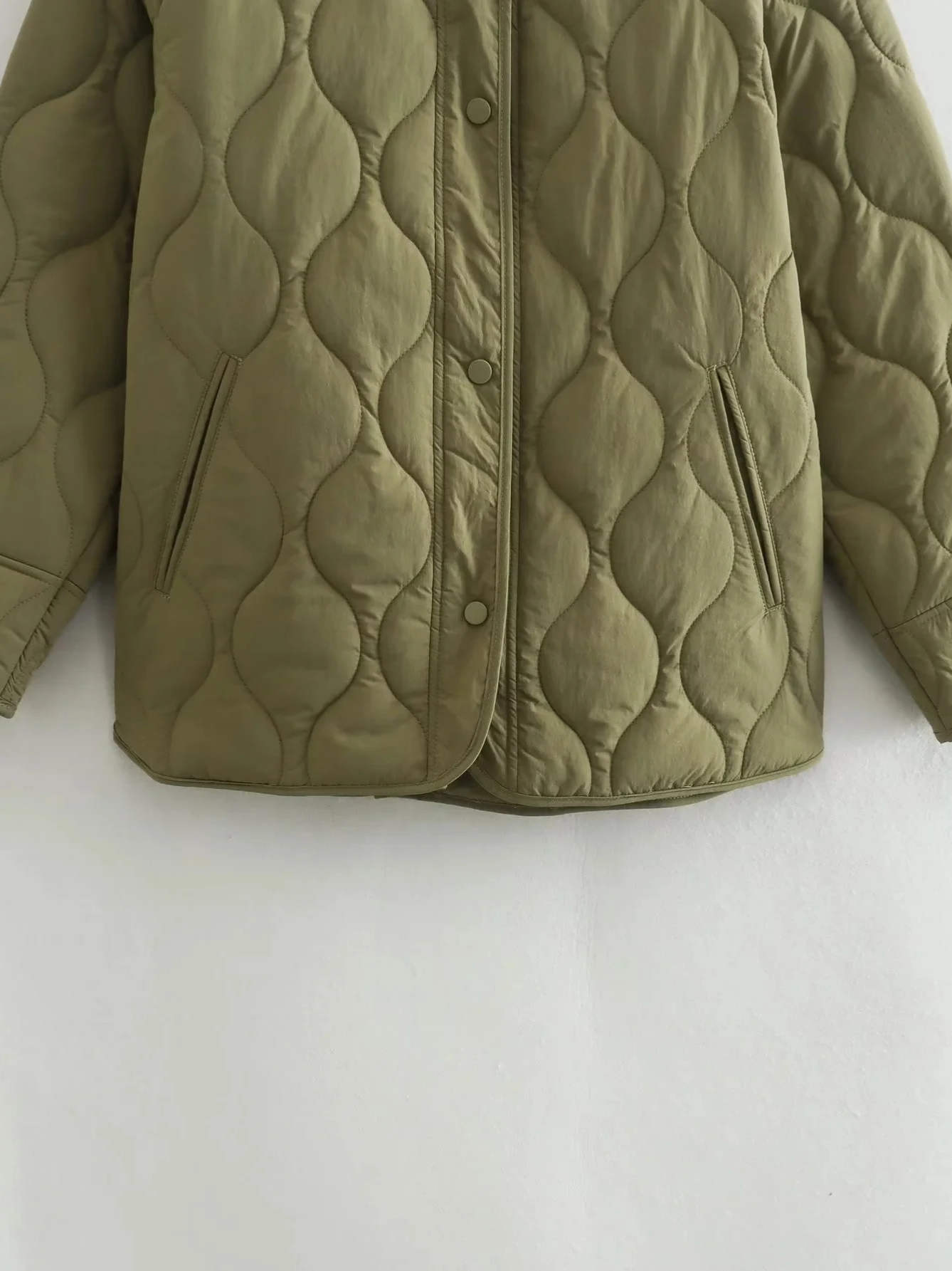 Gepolsterte Jacke Damen, Leichtes Übergröße Modell mit Taschen, Knopfverschluss