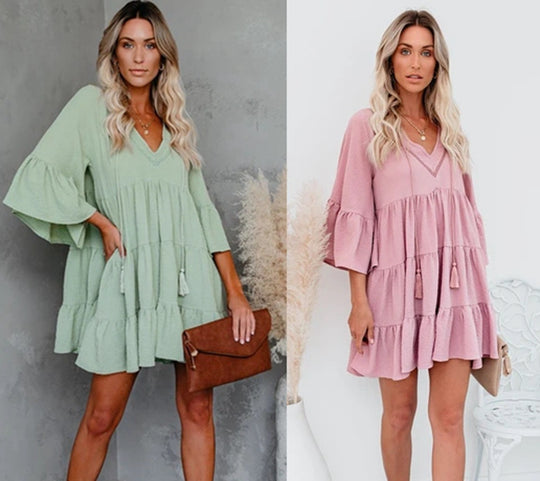 Damen Gestuftes Volantkleid mit V‑Ausschnitt, Quastenband und Glockenärmeln Shop Nory