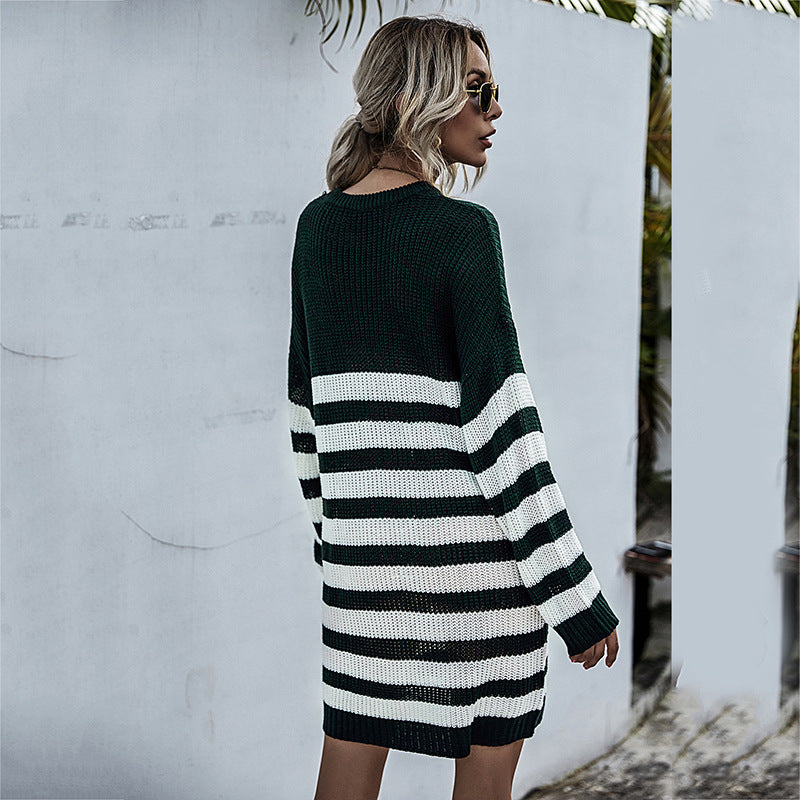 Damen Gestreiftes Strickmidikleid mit Oversize-Passform, Raglanärmeln und gerippten Abschlüssen Shop Nory