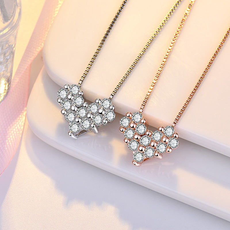 Damen Halskette mit Herz-Charm aus funkelnden Zirkonia-Steinen Shop Nory