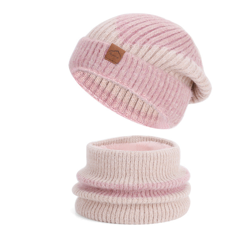 Zweiteiliges Set: Strickmütze mit Ohrenschutz und Schal